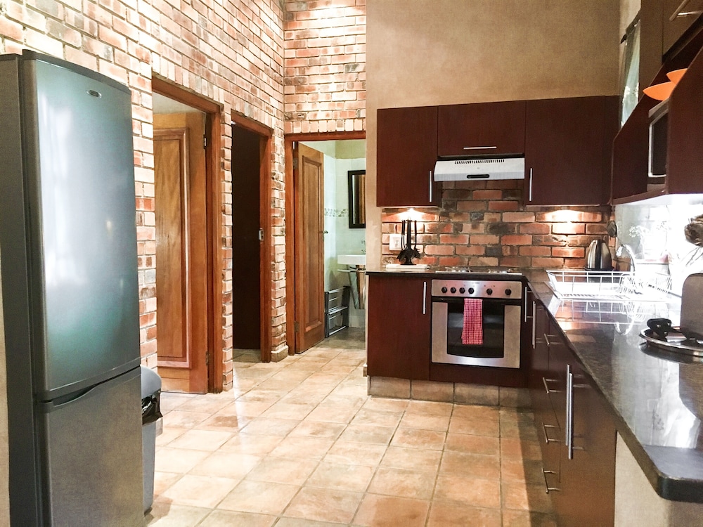 Ingwenya Lodge 36/50