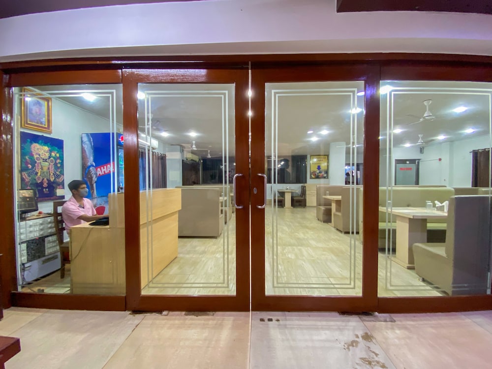 Hotel Gomti 10/40