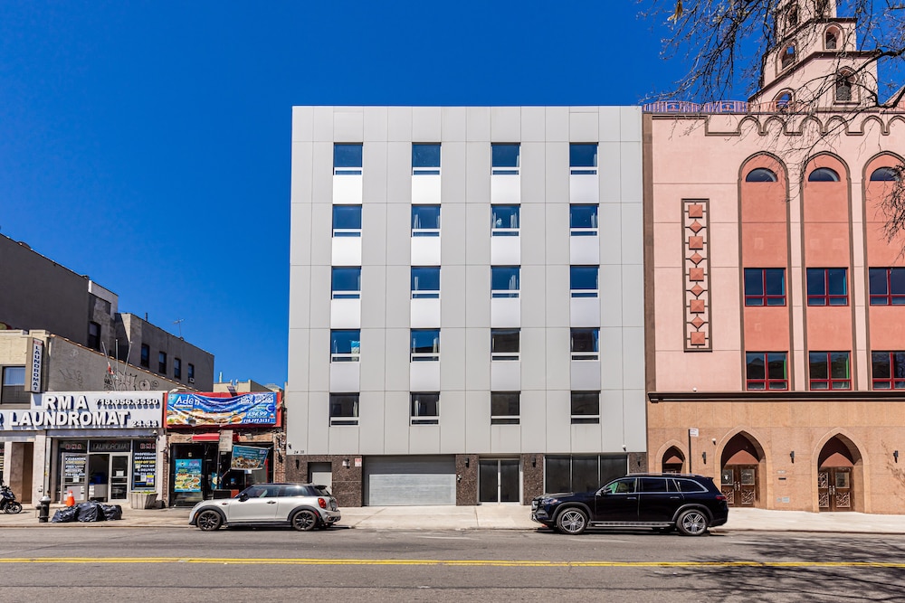 Astoria Inn LaGuardia hotel 1/16