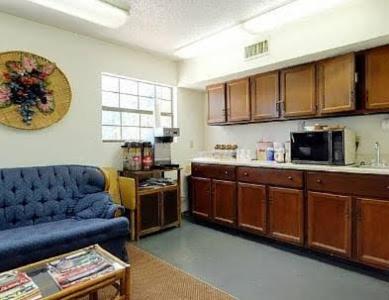 Americas Best Value Inn-Winona/Tyler 8/12