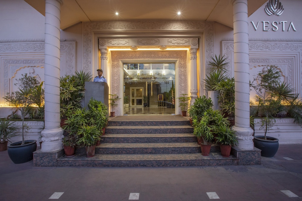 VESTA MAURYA PALACE 4/67