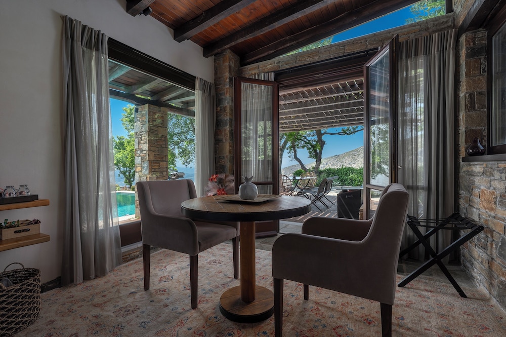 Valeni Boutique Hotel 33/48
