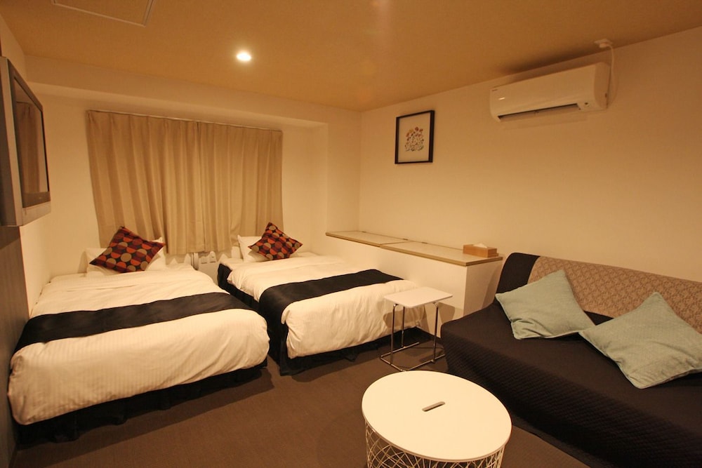Pagoda Hotel (Ex. Cube Hotel) 46/64