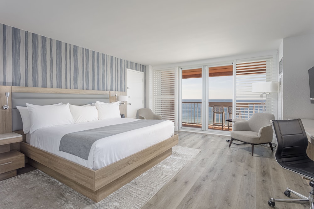 Room, King Bed, Gulf View