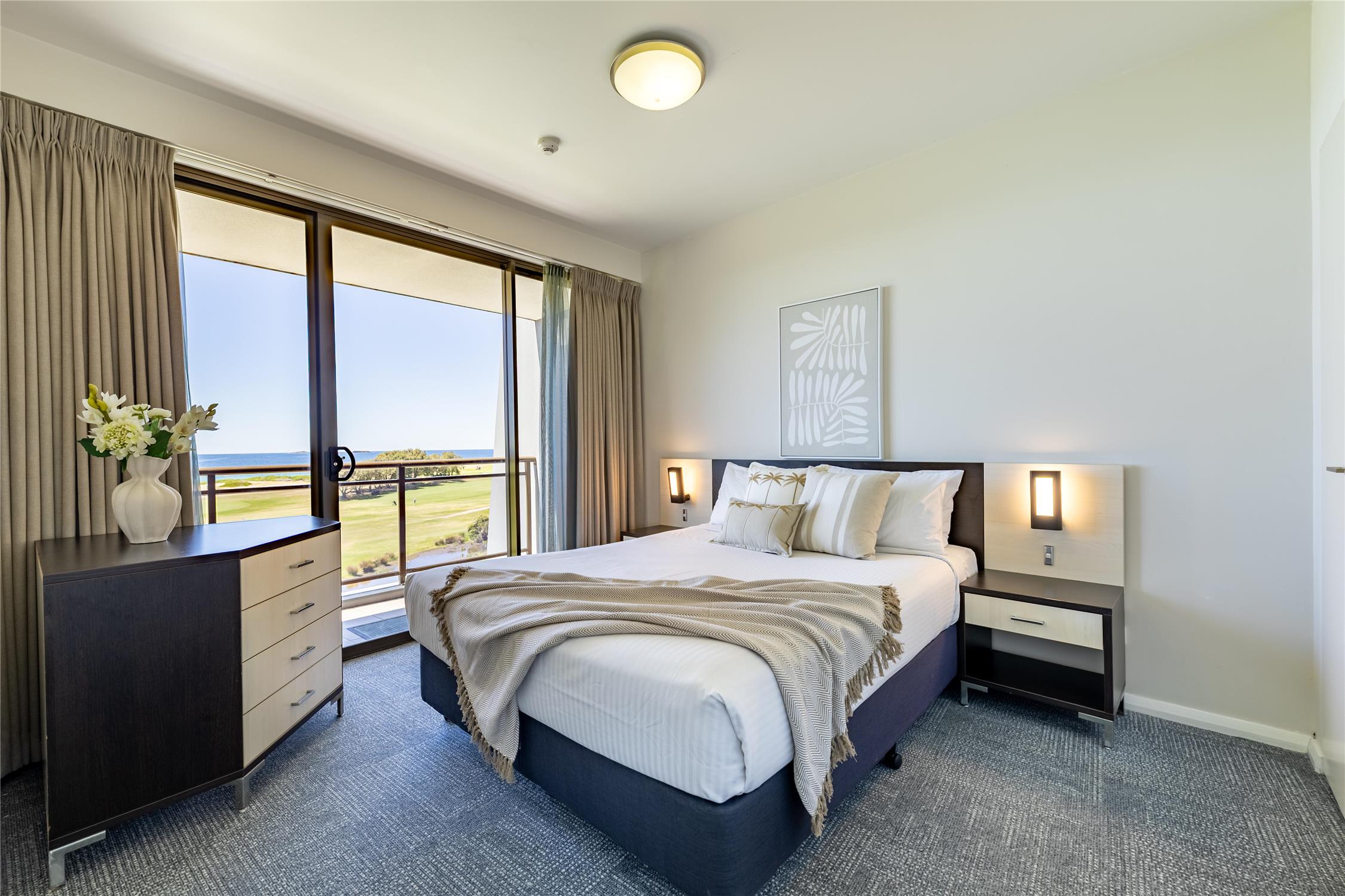 Suite, Queen Bed, Ocean View, Balcony