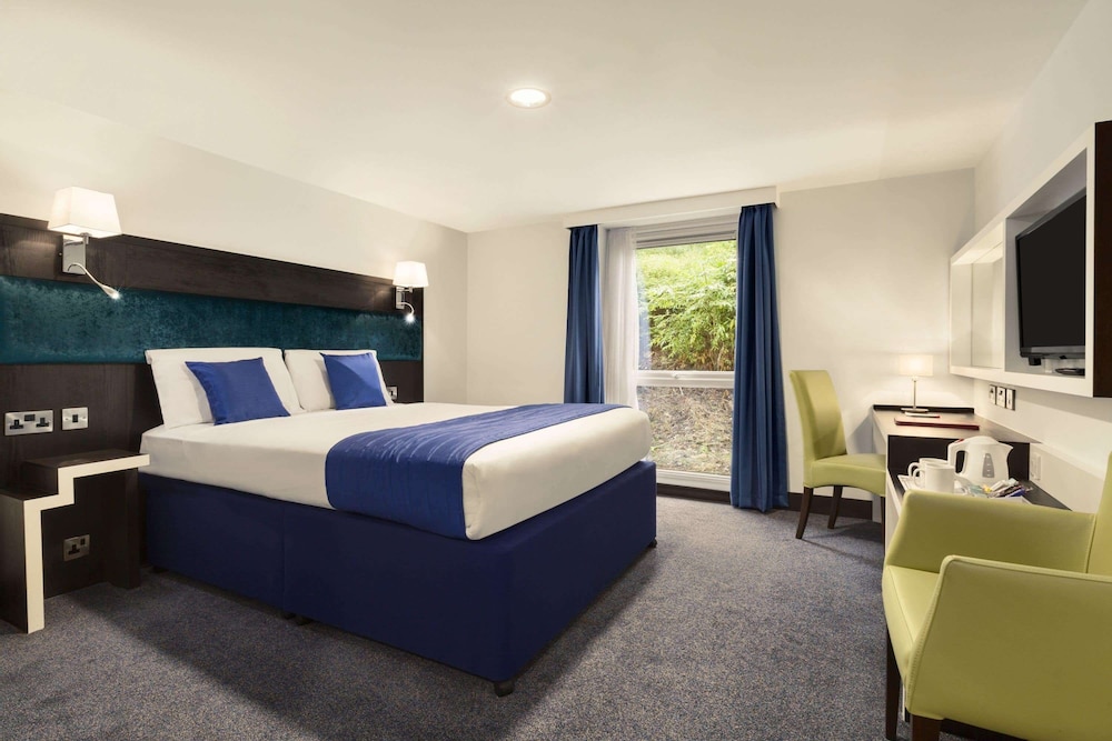 ROOM, DOUBLE BED