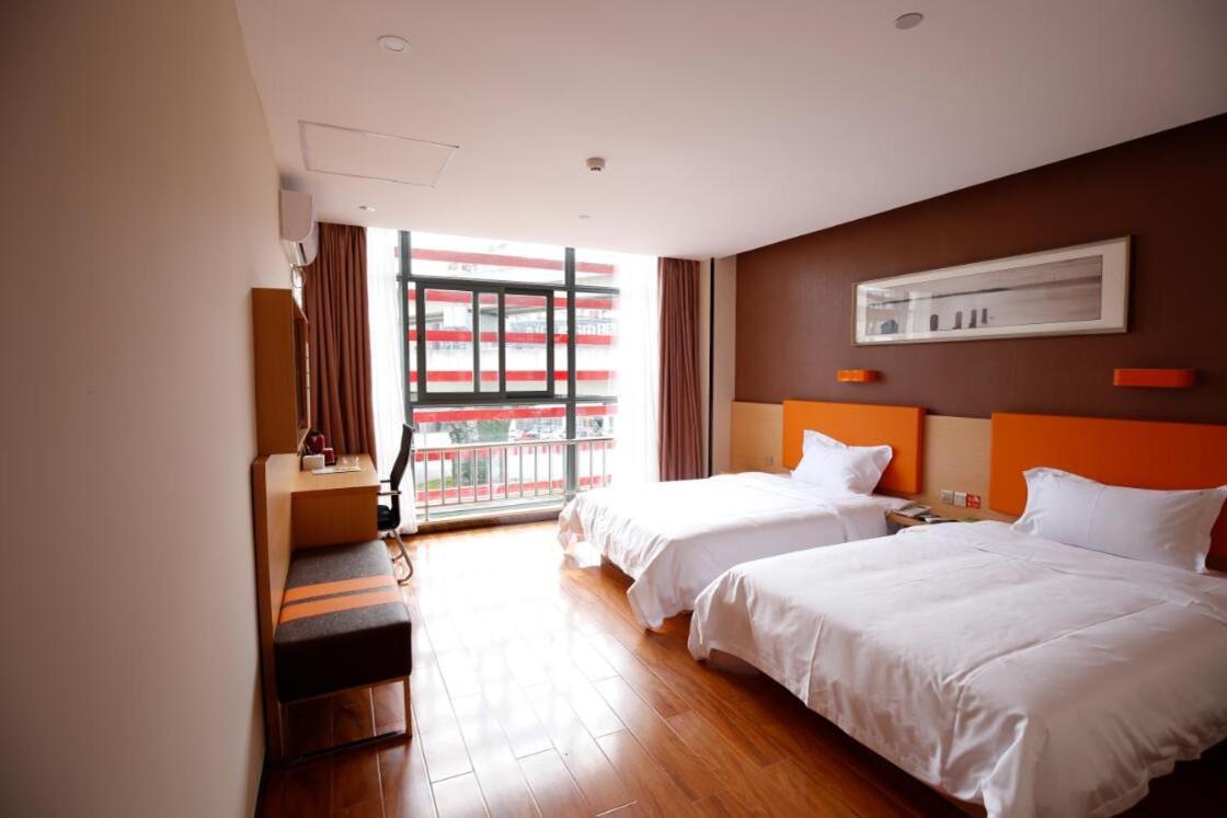 7 Days Youpin Hotel (Chengdu Dufu's Thatched Cottage Branch) 19/42