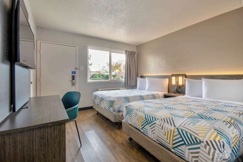 غرفة ديلوكس بسريرين مزدوجين للمدخنين