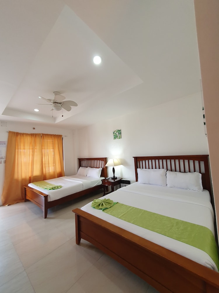 DELUXE, DOUBLE BED, POOL SIDE, BALCONY