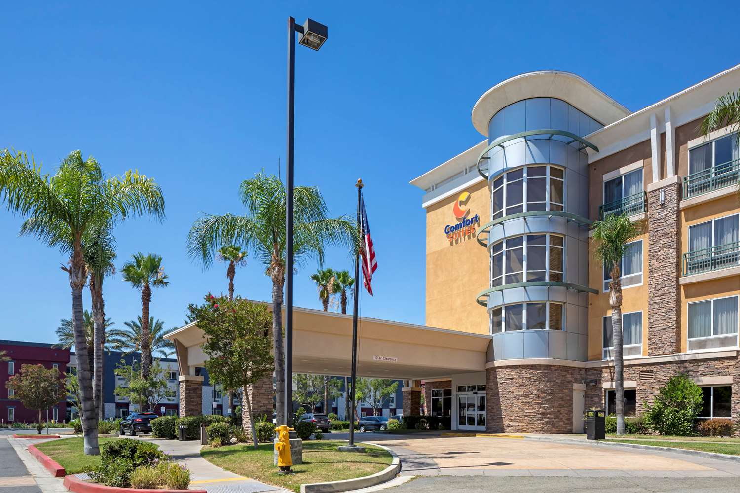 Comfort Suites Ontario Airport Convention Center 13/18