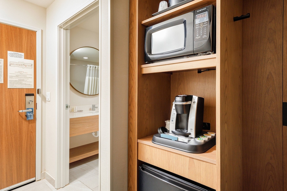 Fairfield Inn Suites Salina 15/40