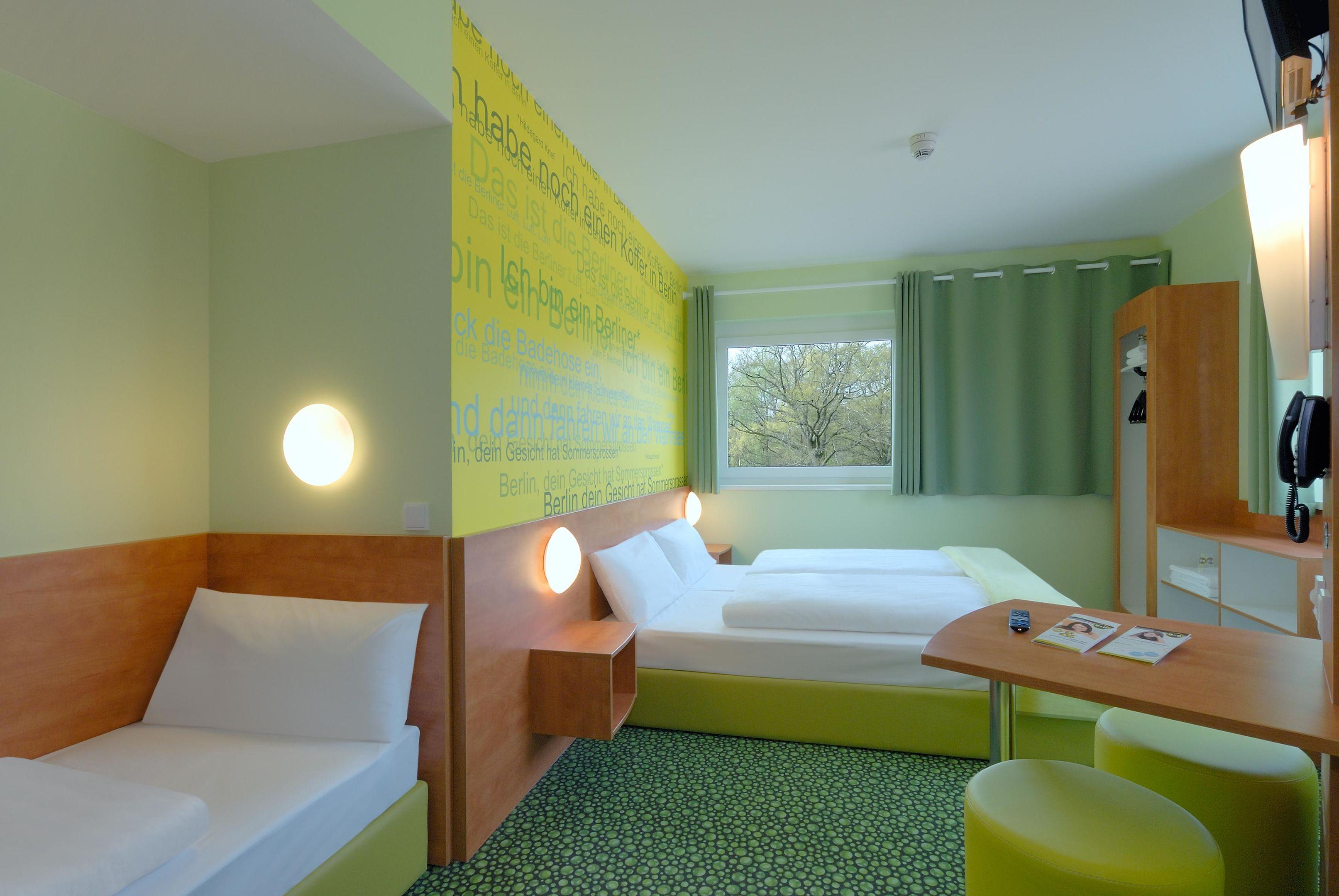 ROOM, TRIPLE