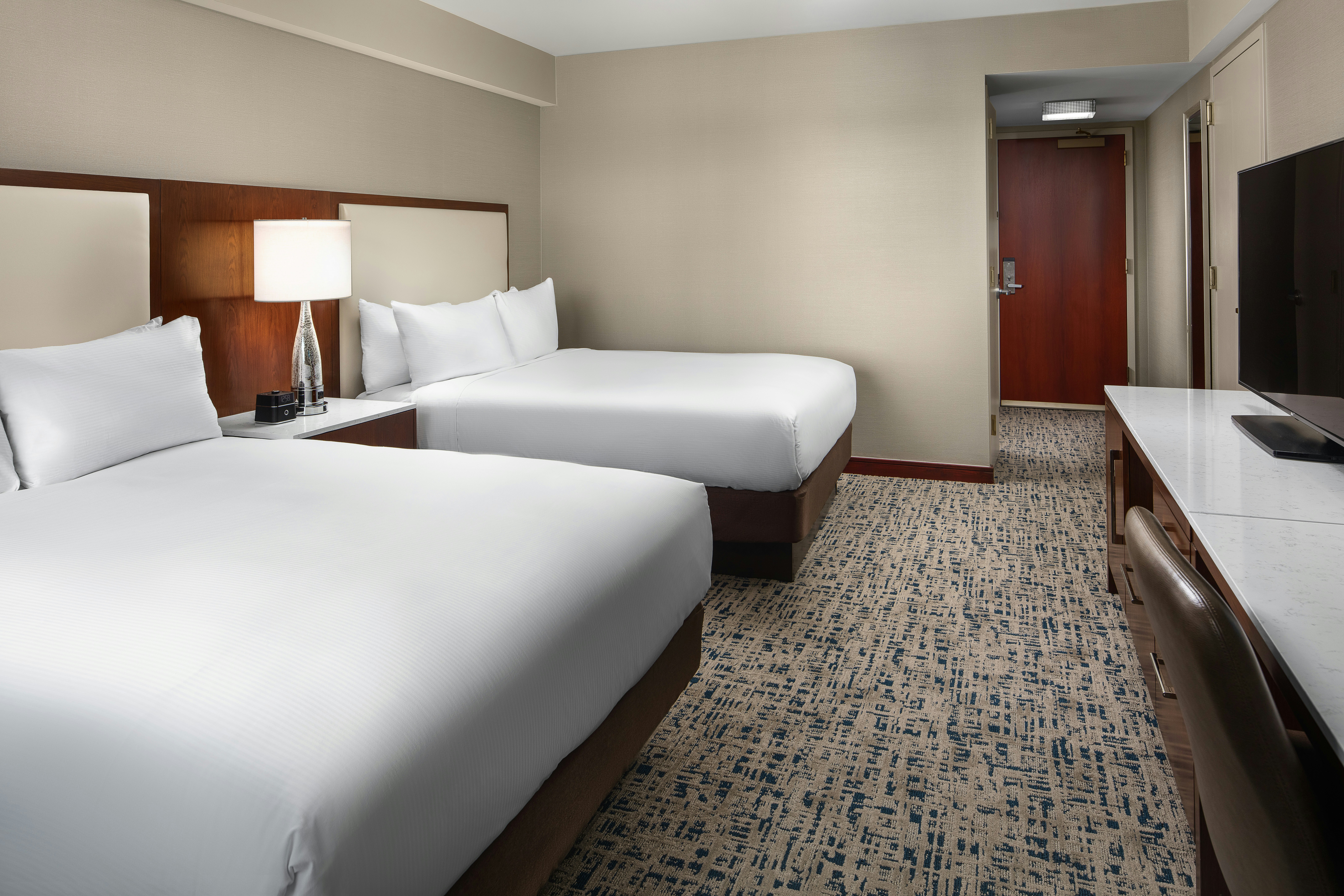 ROOM, 2 QUEEN BEDS, AIRPORT VIEW