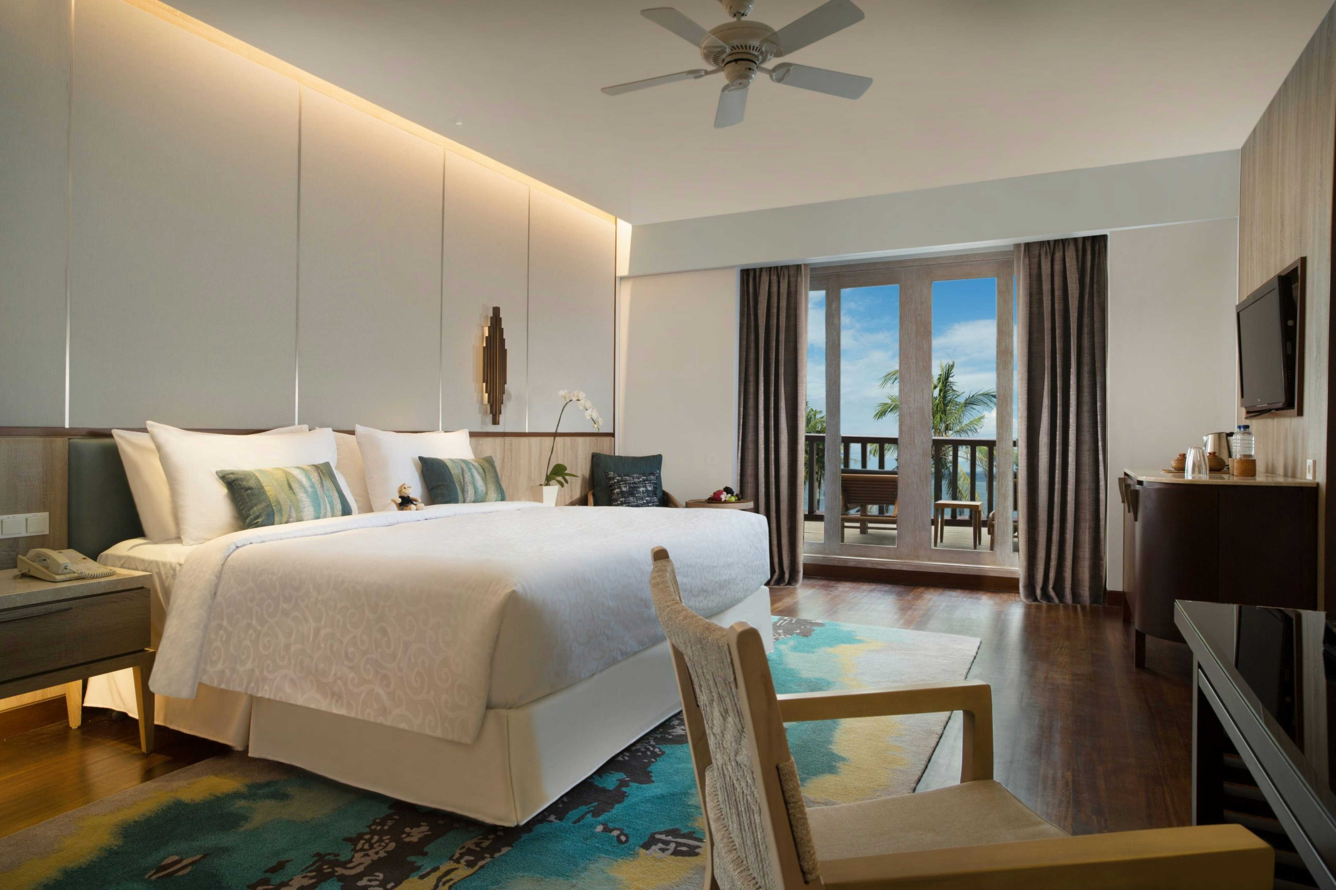 Suite, King Bed, Ocean Front