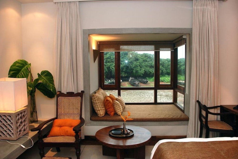 Taj Ganga Kutir Resort & Spa, Raichak 35/50