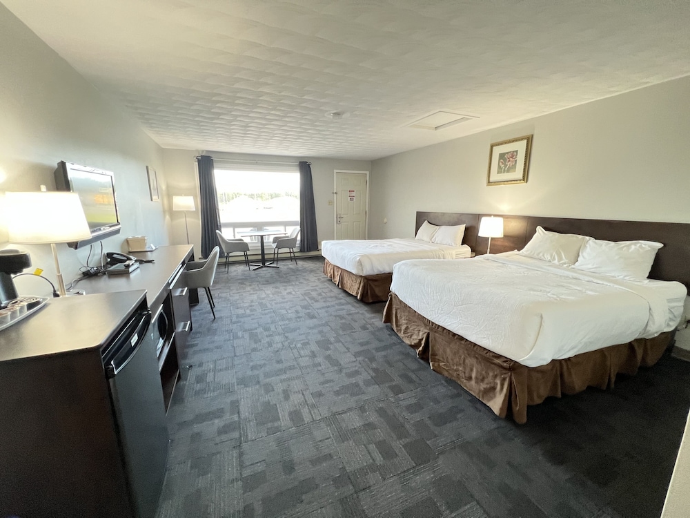 Travelodge By Wyndham Cochrane 10/32