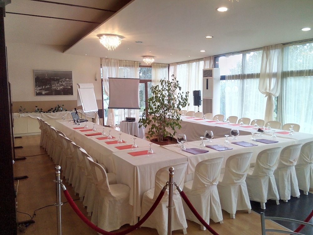 Four Seasons Skg Thessaloniki 62/80