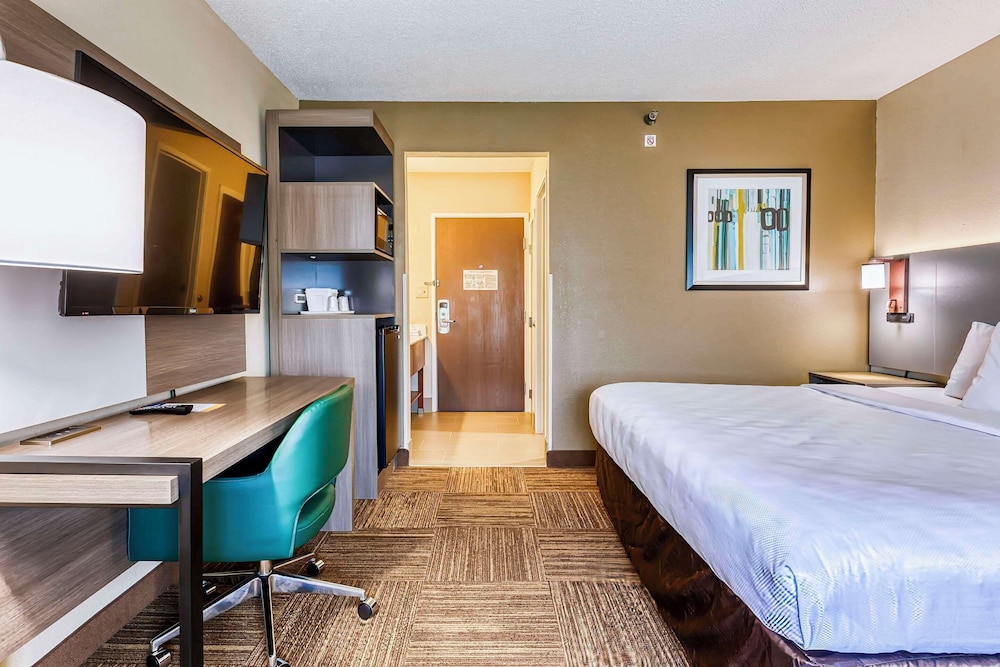 غرفة قياسية بسرير كينج، Comfort Inn Shepherdsville - Louisville South 4/10