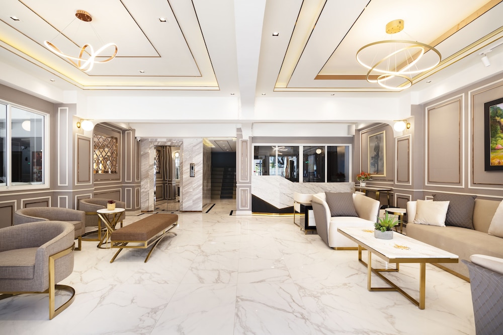 Penyos Residence 60/73