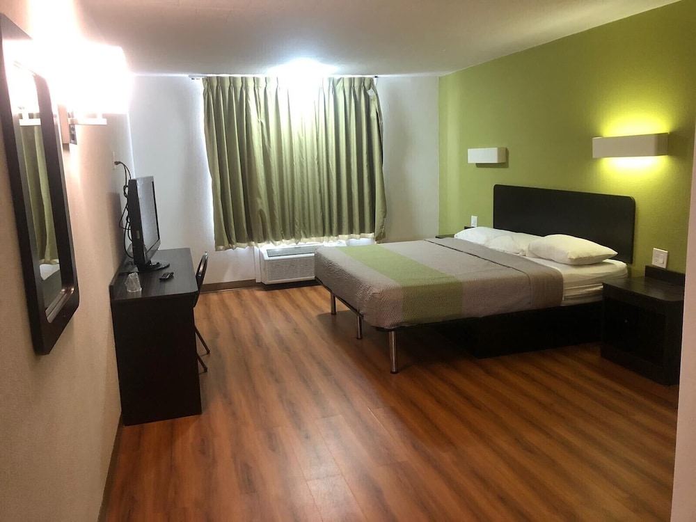 Motel6 Indianapolis, IN 9/33