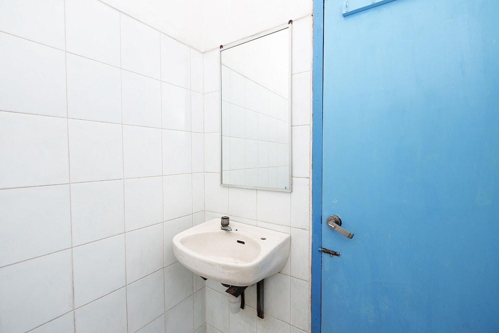 SPOT ON 2289 Hotel Saudara 22/26
