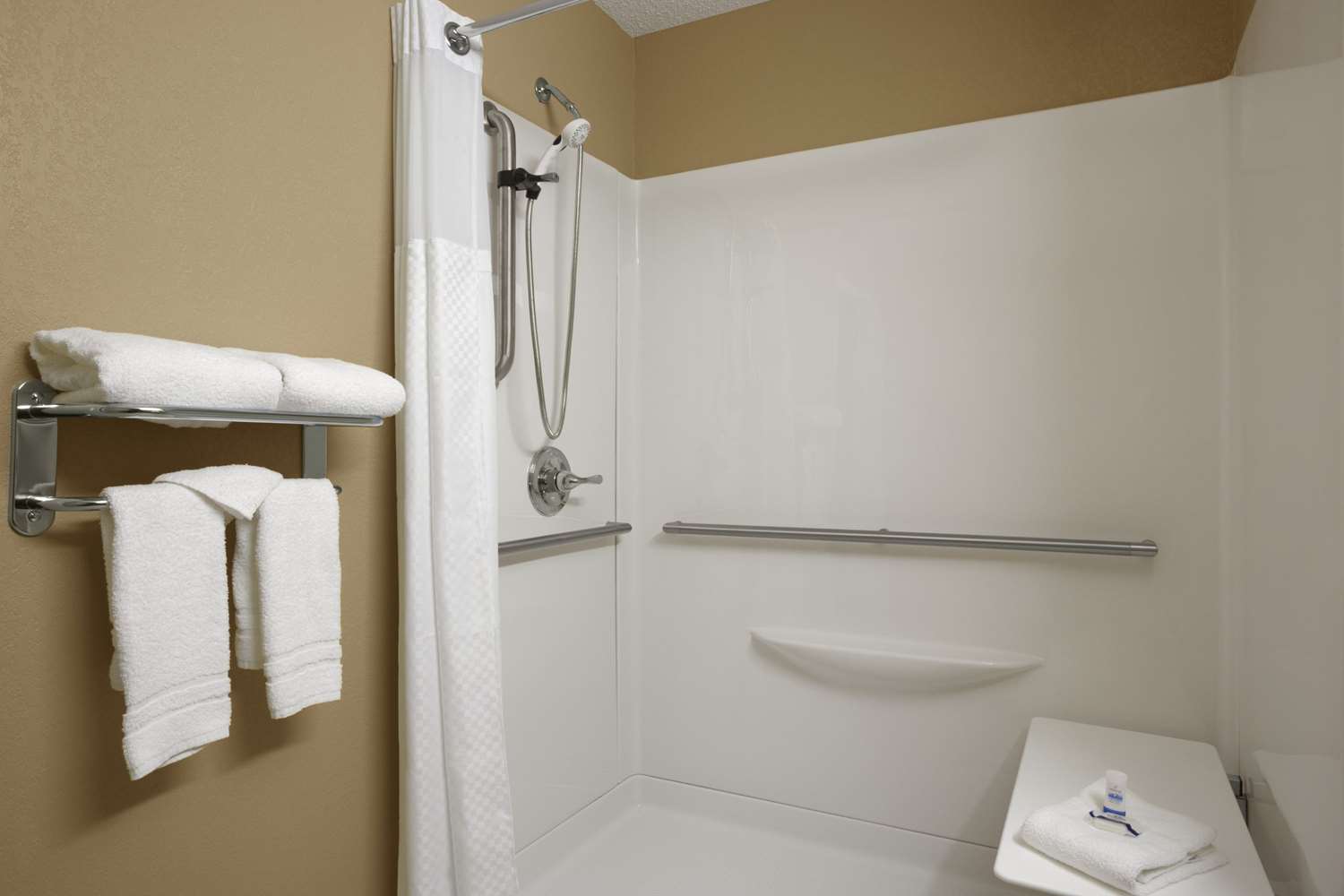 Microtel Inn By Wyndham Mineral Wells/Parkersburg 5/6