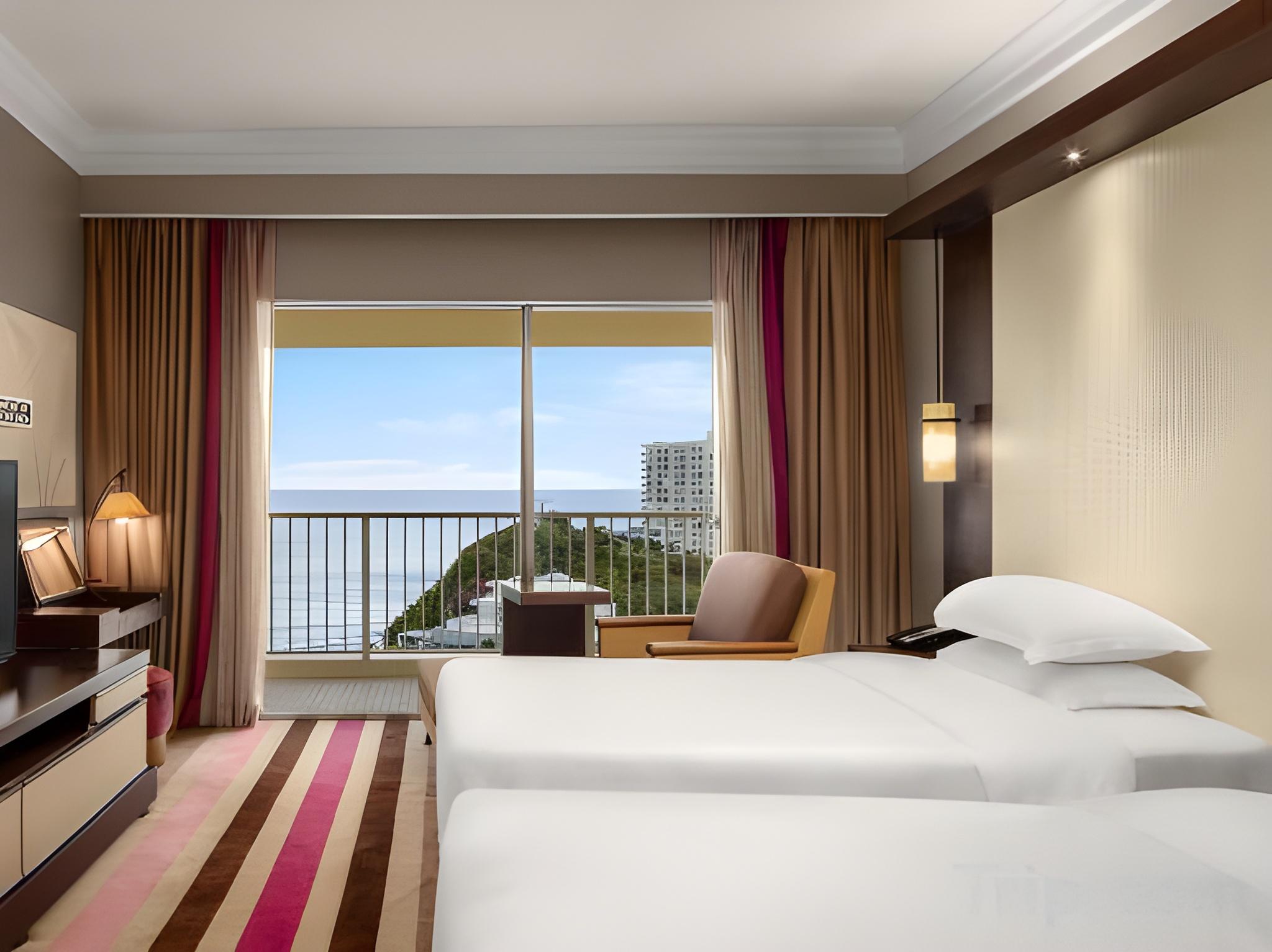 Lagoon, Club, Suite, Club Lounge Access