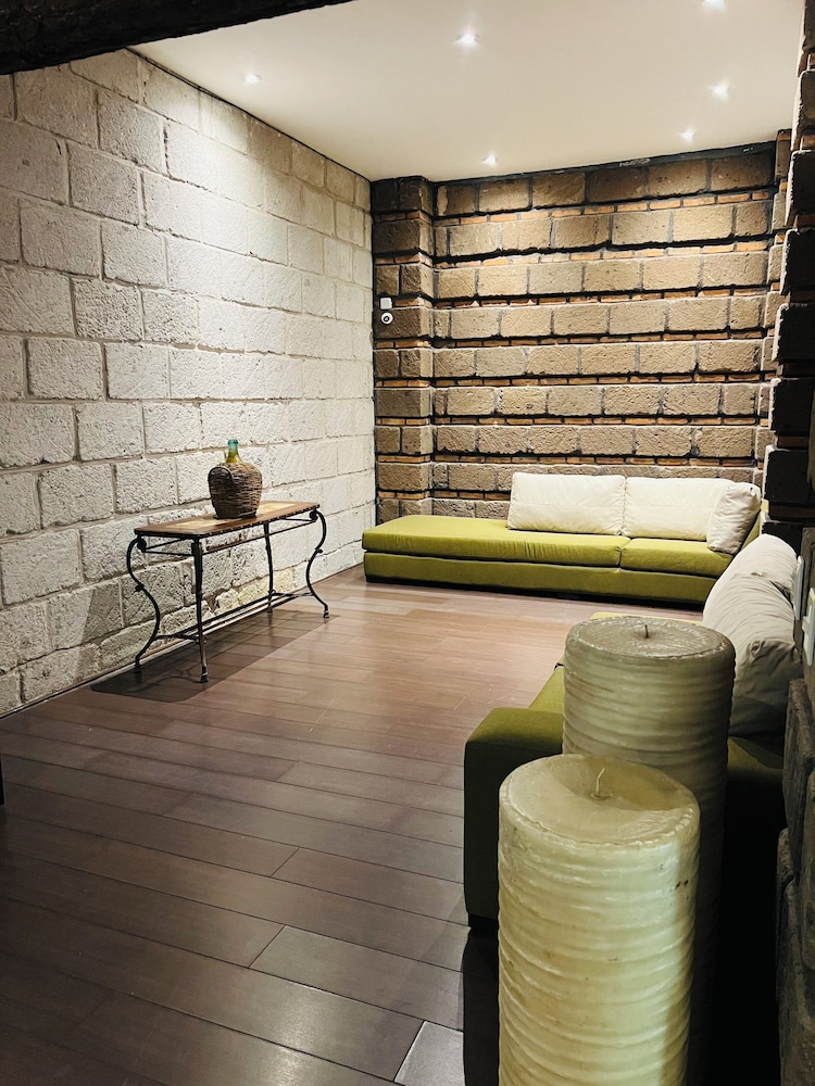 QA Hotel 20/50