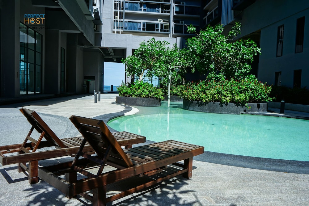 IMPERIO RESIDENCE SEAFRONT BY PERFECT HOST 39/43