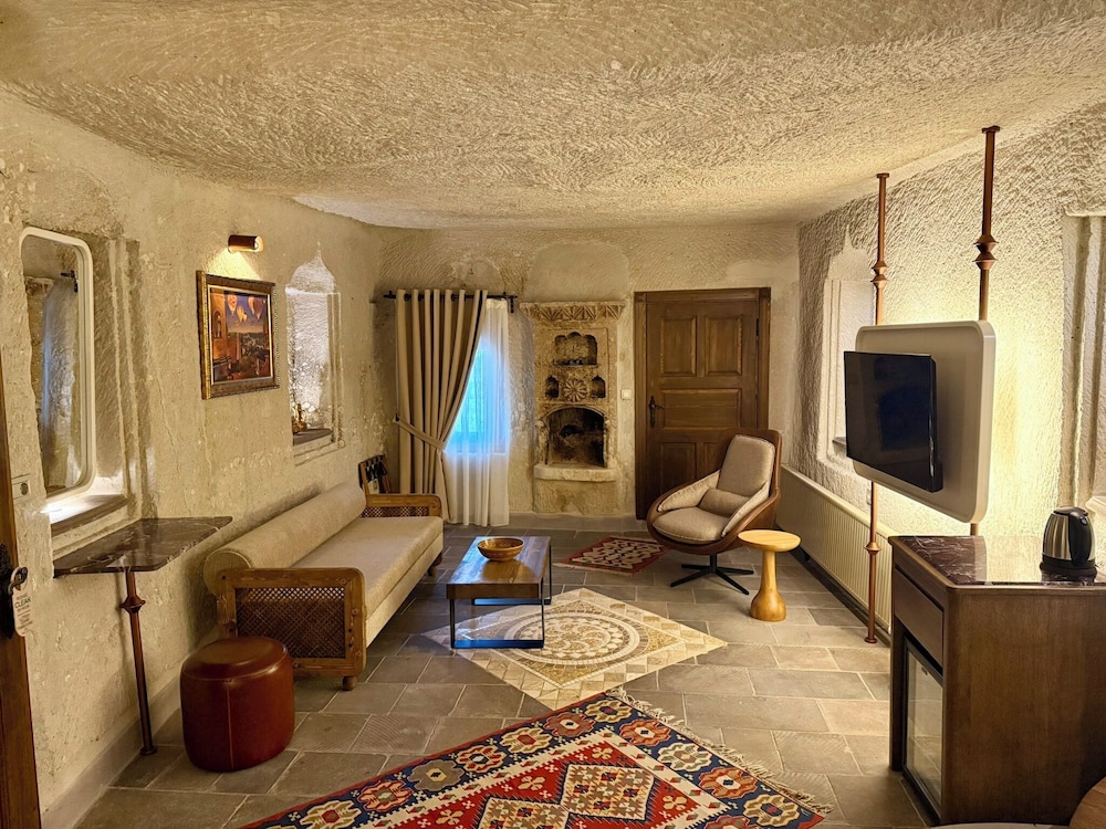 Miras Hotel 24/49