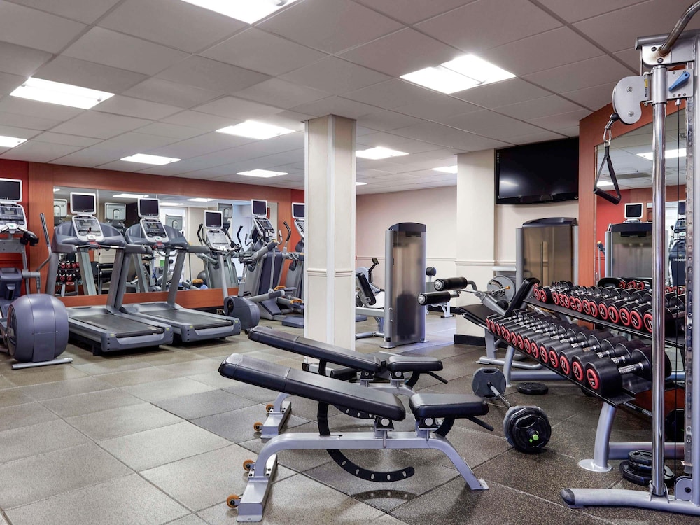 NOVOTEL LONDON STANSTED AIRPORT 25/69