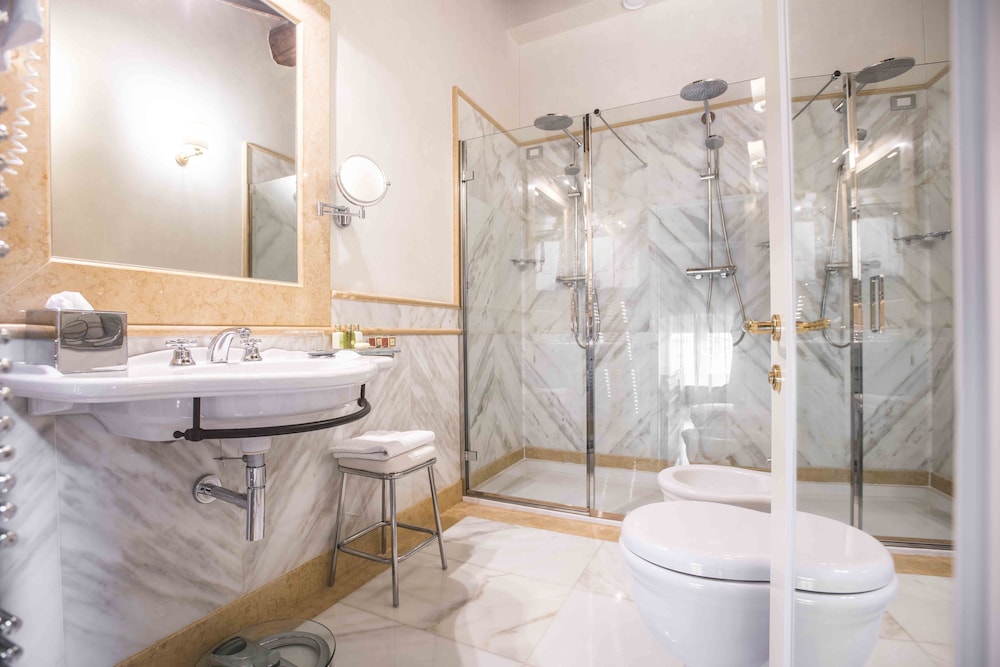 Golden Tower Hotel and Spa 36/38