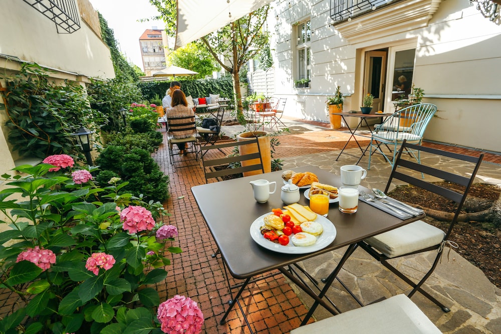 Boutique Hotel Klarov 57/72