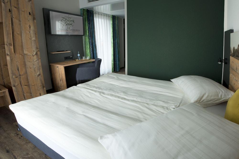 Hotel Zum Grunen Baum 4/8