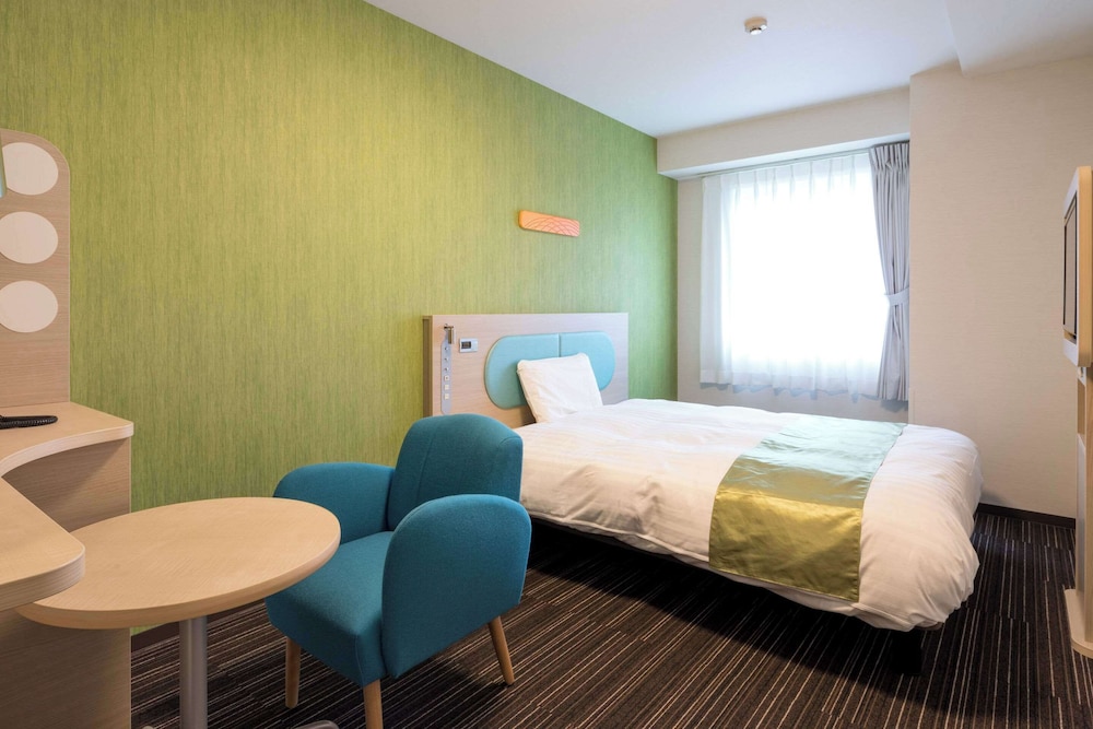 ROOM, QUEEN BED