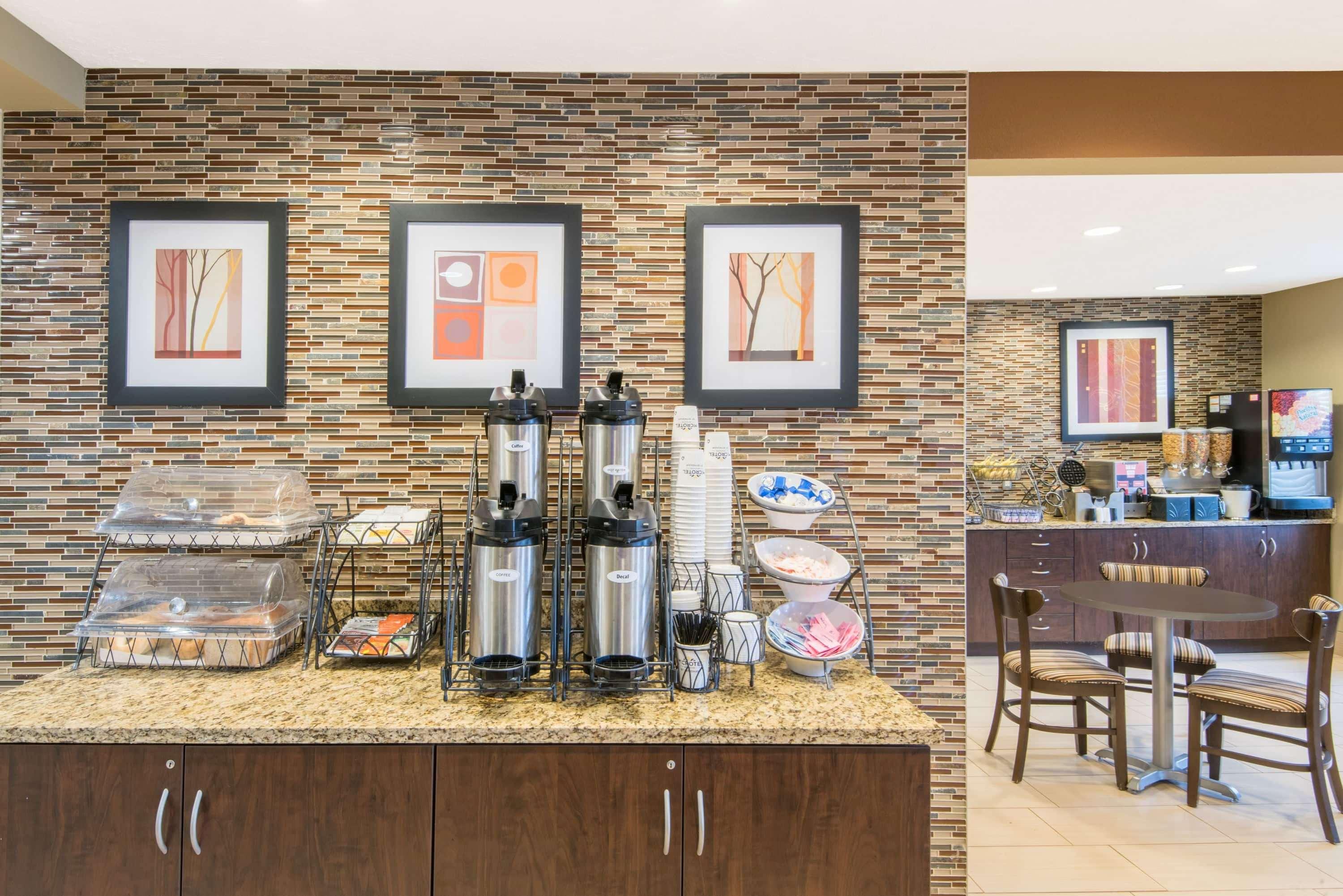 Microtel Inn And Suites By Wyndham North Canton 23/31