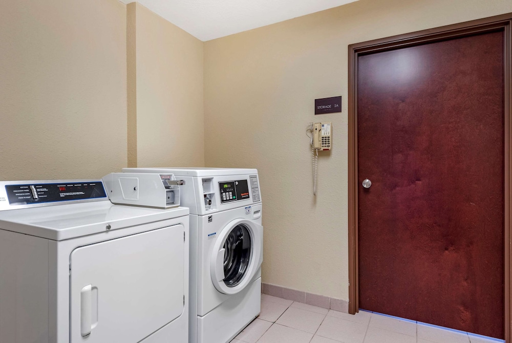 Comfort Inn & Suites Muncie Near University 3/24
