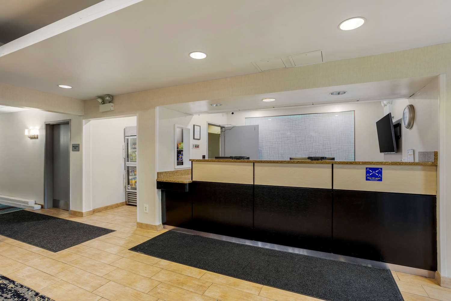Comfort Inn & Suites Mt. Laurel-Philadelphia 4/12