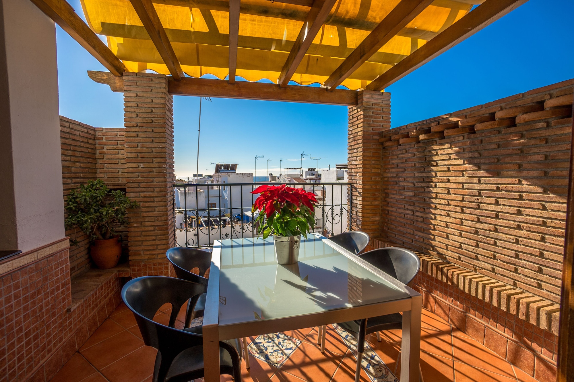 hostal abril