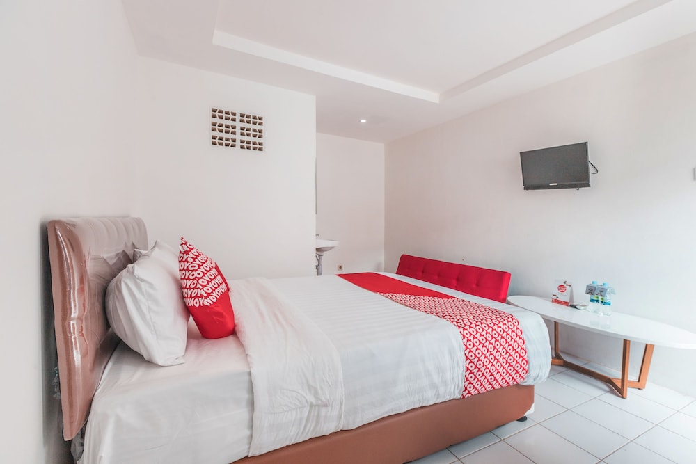 Room at Hotel O near Plaza Pondok Gede formerly Angel Homestay, BEKASI