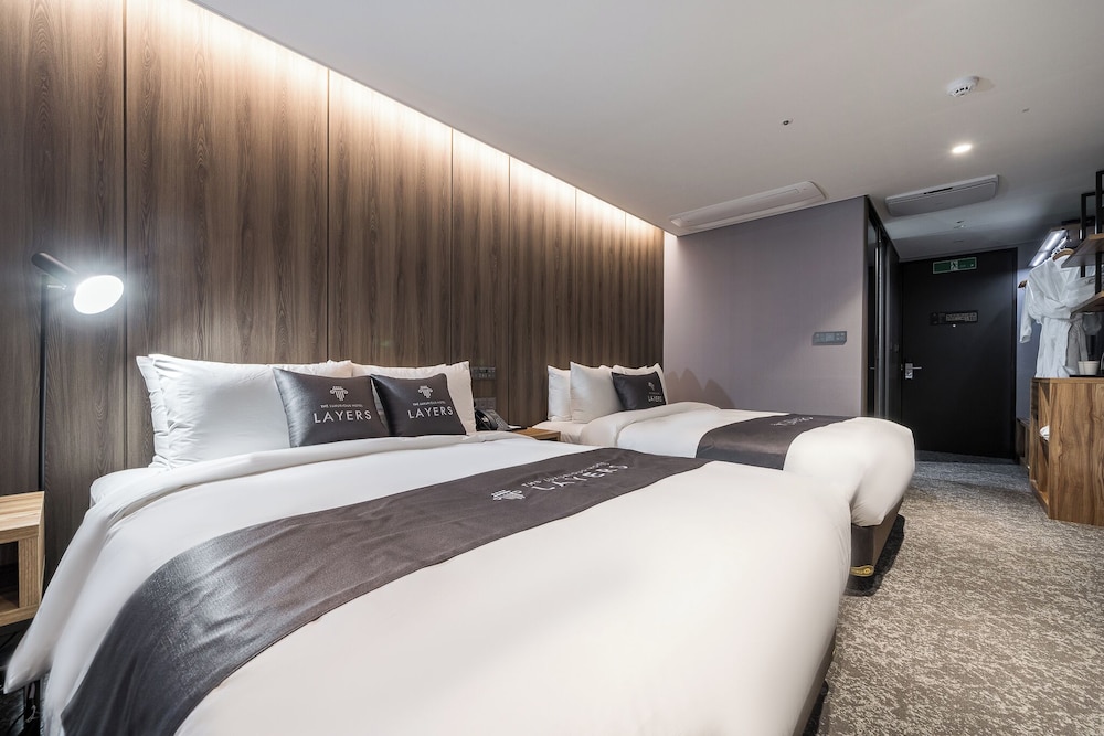 Layers Hotel Hadan 11/50