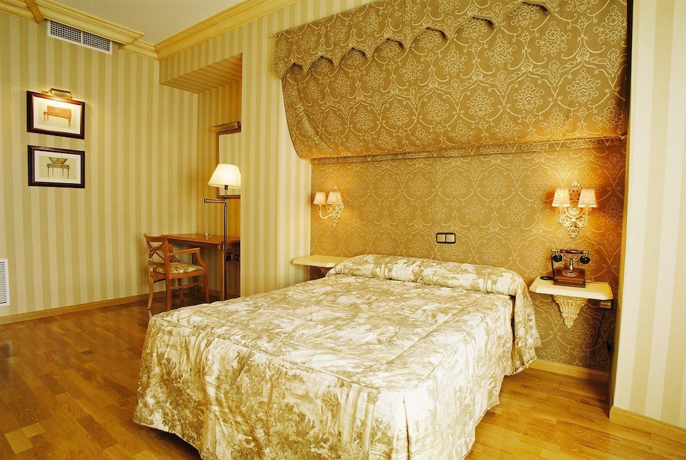 Hotel Juan Carlos I 23/63