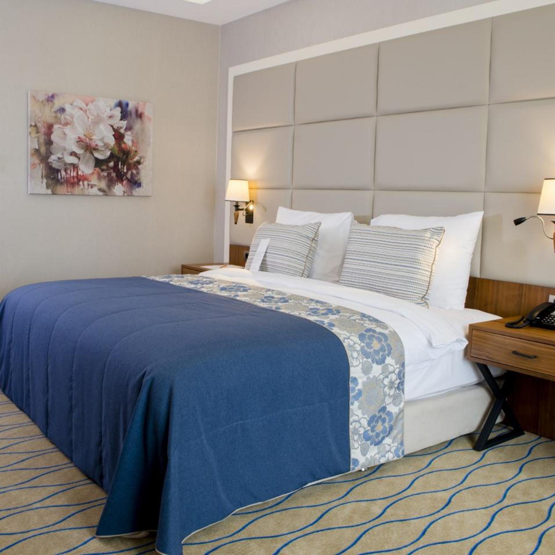 Deluxe, King Bed, Accessible