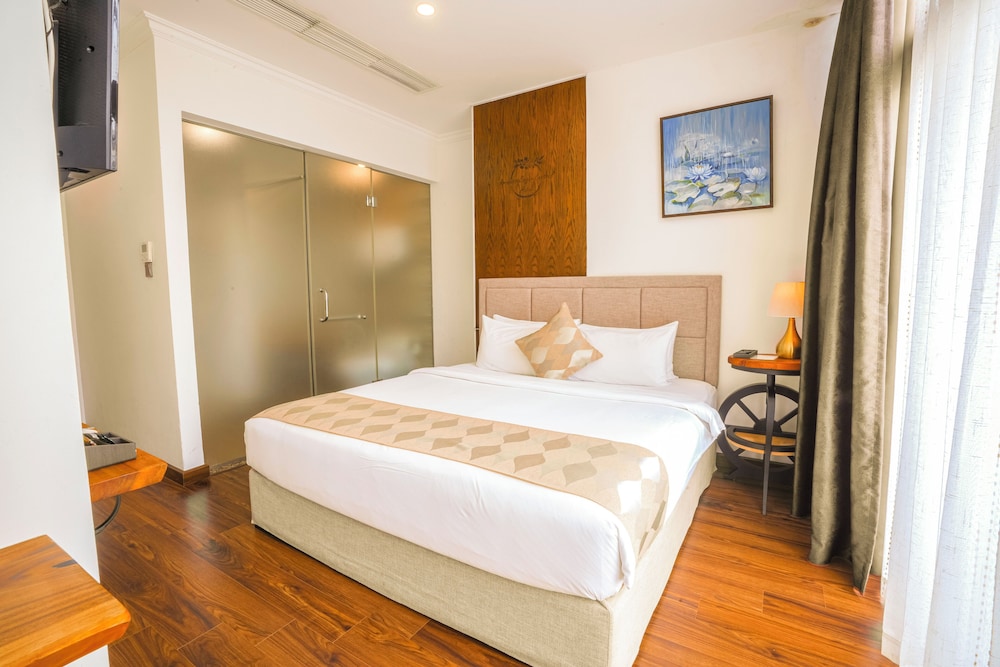 EXECUTIVE, DOUBLE BED