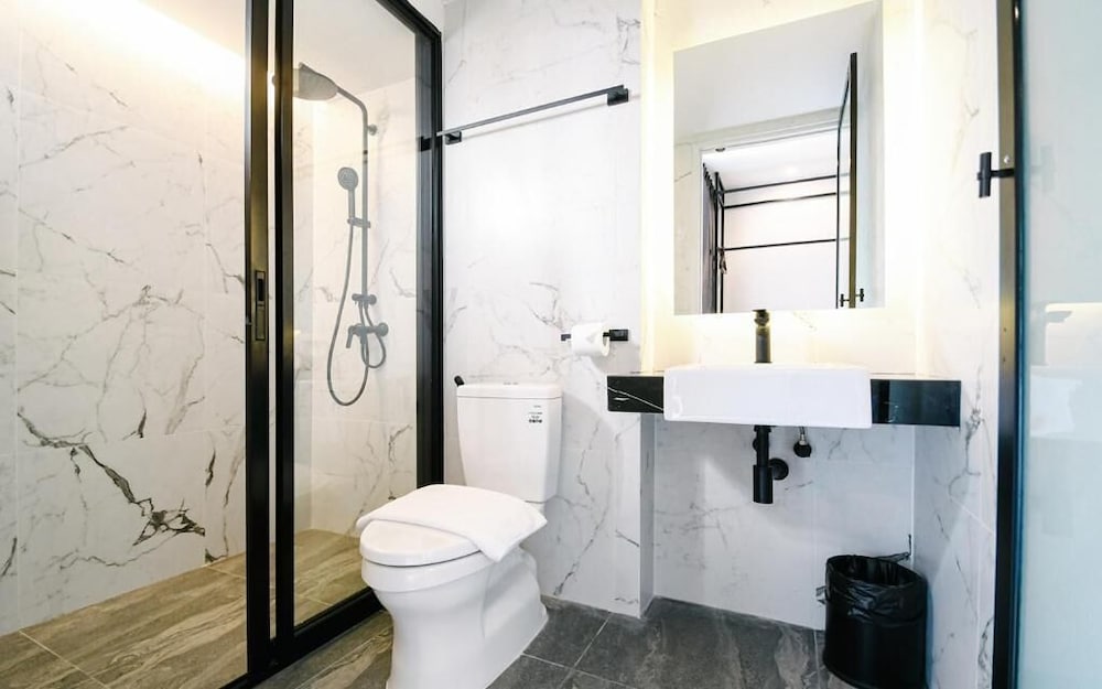 BOOK Design HOTEL -SHA Extra Plus 46/50