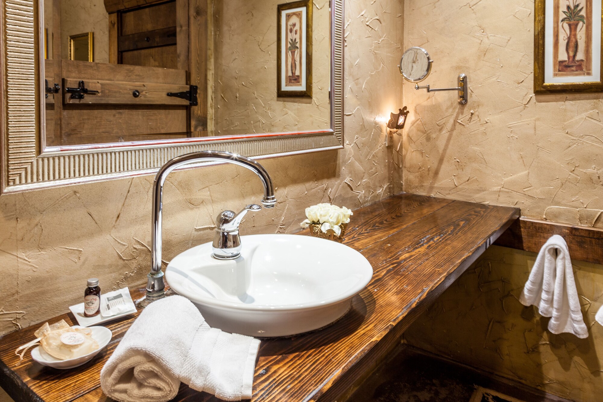 غرفة كلوب بسرير كينج، Inn At Leola Village 9/10