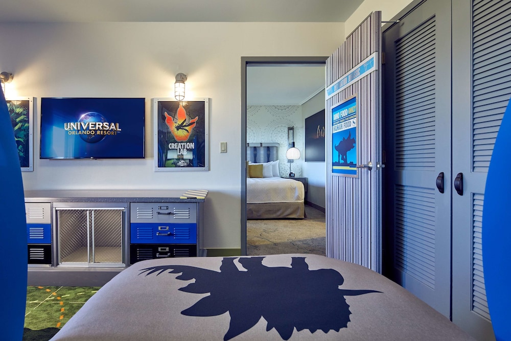 Universal's Loews Royal Pacific Resort 20/56