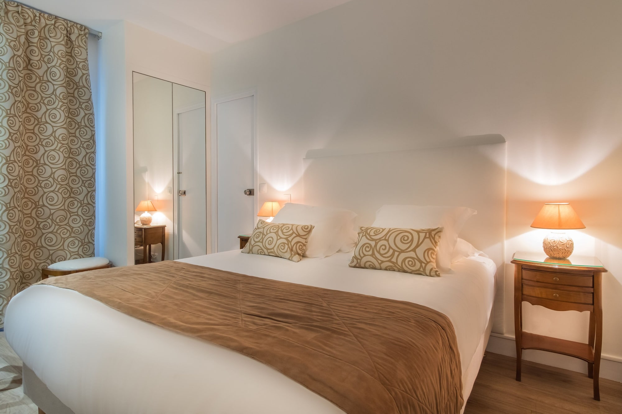 SUPERIOR, DOUBLE BED