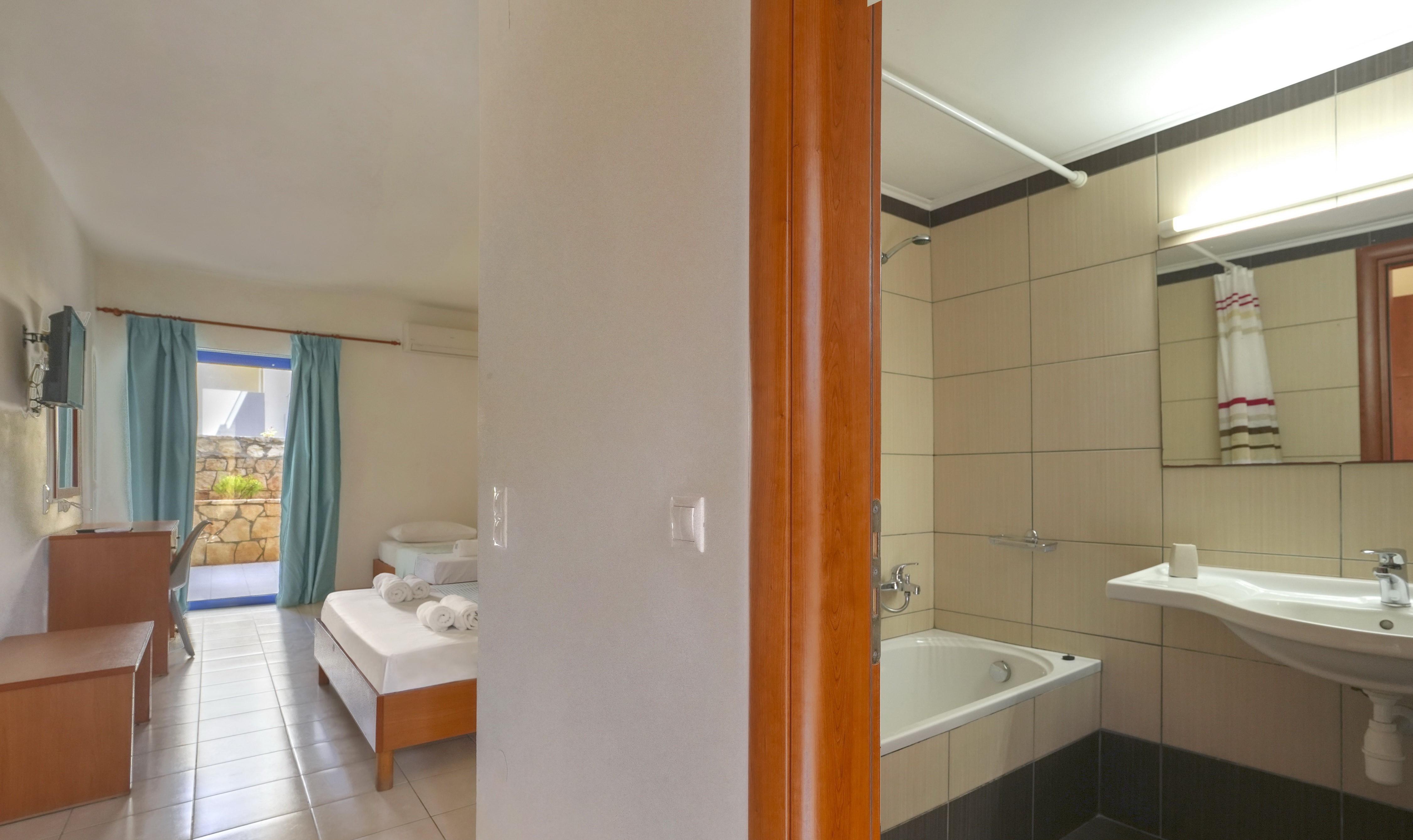 Semi Basement, Economy, No Balcony