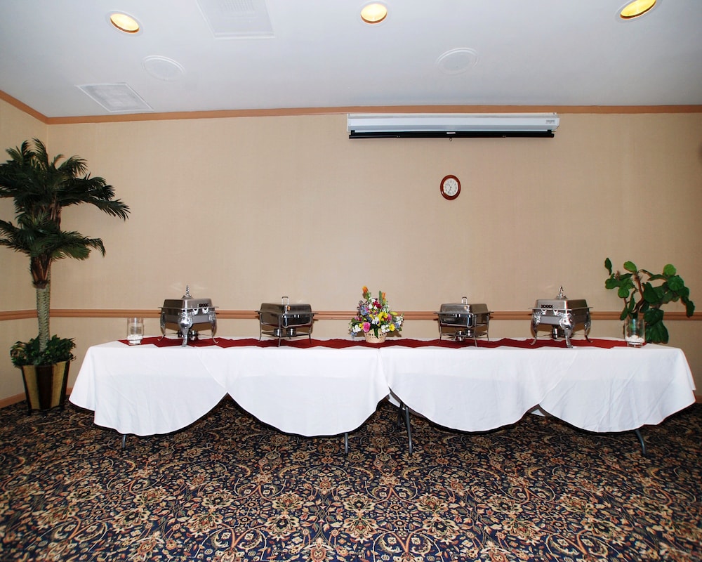Quality Inn Lima, OH 43/47